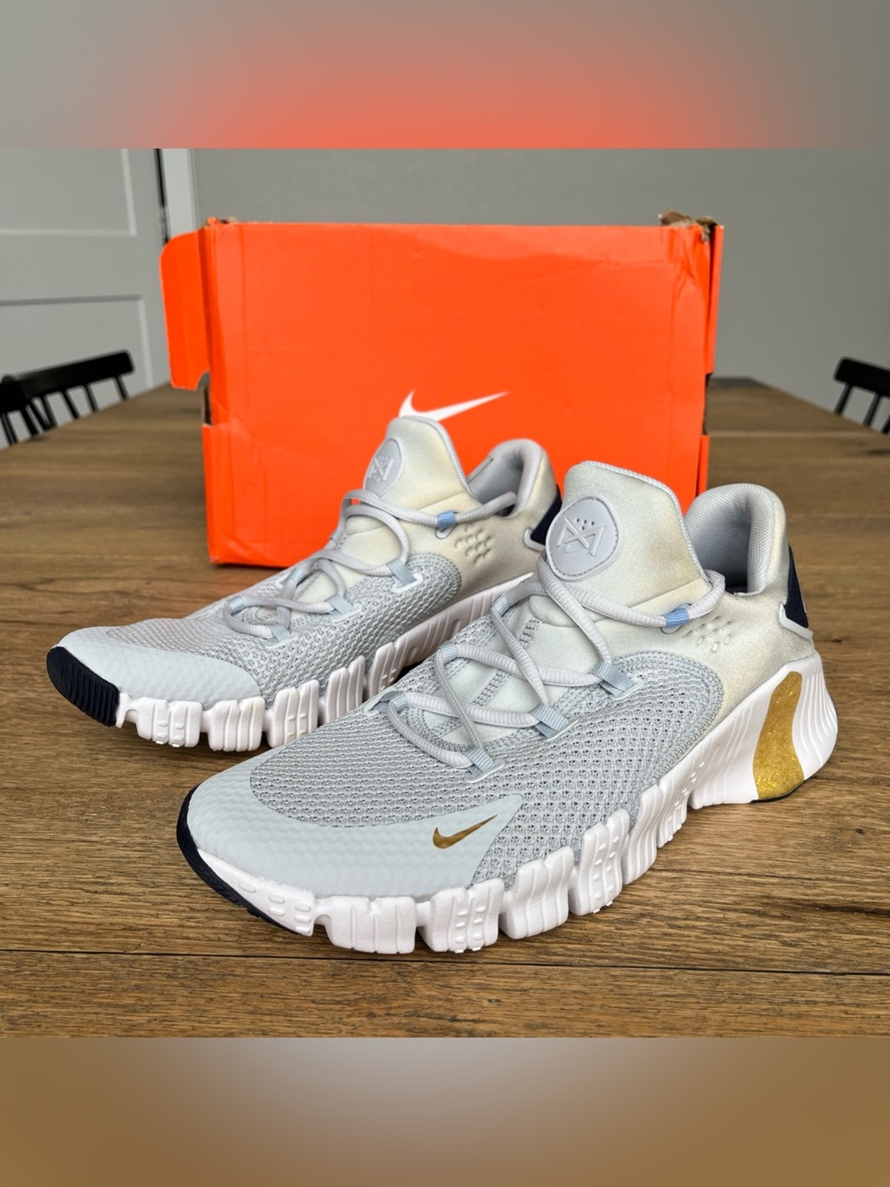 Size 13 W / 11.5 M Nike Free Metcon 4 Pure Platinum Metallic Gold CZ0596-049
